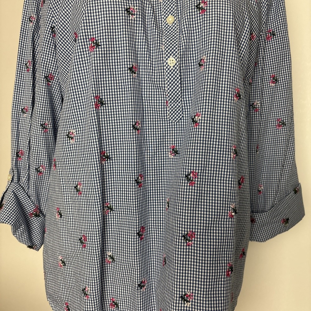 Talbots Shirt Womens L Blue Gingham Embroidered Floral Long Sleeve roll tab Top - Picture 3 of 9